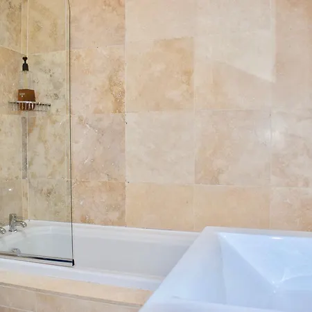 2 Bedroom House In City Centre * دبلن